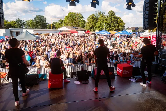 Zum Stadtfest „I love Elsdorf“ werden, wie hier im vorigen Jahr, auch diesmal wieder tausende Besucher erwartet. | Foto: Kay-Uwe Fischer