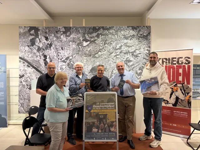 Sie stellten das Programm des Geschichtsfestes vor (v.l.): Andreas Kleinhenz, Untere Denkmalbehörde; Renate Blum, OGV; Michael Schmidt, OGV; Harald Cremer, OGV; Michael Gutbier, OGV und Jochen Simon, Untere Denkmalbehörde. Foto: Jörn Wenge