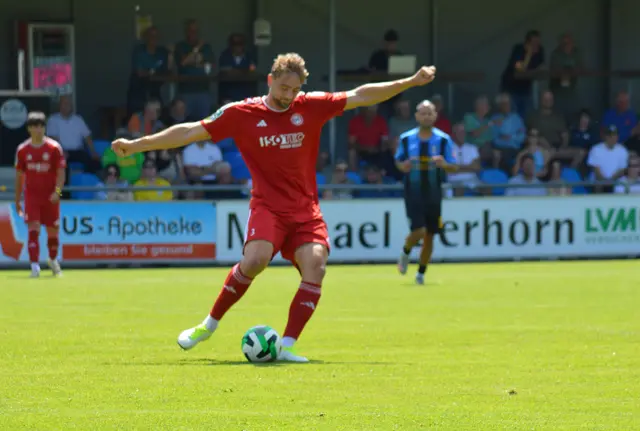 Auf den 09-Innenverteidiger Mathias Hülsenbusch wartet gegen den VfL Bochum wieder Schwerstarbeit. Foto: SV09/Pedro Fatzikis