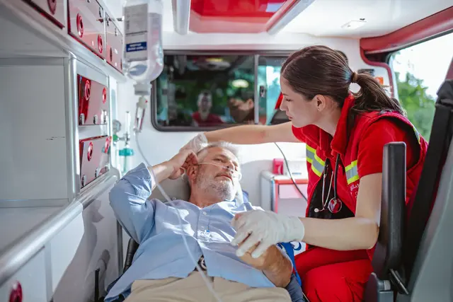 Zeitkritisch: Eine schnelle Behandlung kann bei einer Sepsis lebensrettend sein. Foto: DJD/Aktionsbündnis Patientensicherheit/Getty Images/blackCAT