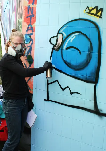 Charakterbilder wie diese abstrakte Taube von Amelie Best aus Eitorf wurden auch beim Graffiti-Workshop produziert. | Foto: Harald Röhrig