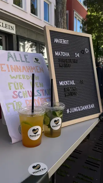Die Getränke-Mocktail-Einnahmen werden für Bildungsprojekt gespendet. | Foto: Hamd Evi