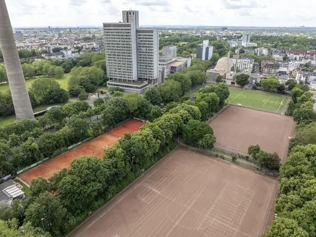 Die Bezirkssportanlage Prälat-Ludwig-Wolker in Ehrenfeld | Foto: Weiser