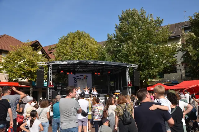 Gleich auf zwei Bühnen gibt es am Stadtfest-Wochenende Programm. Foto: ak