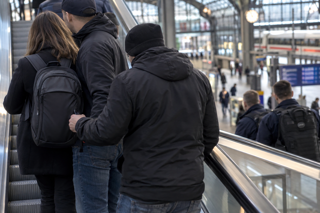 Das Bild zeigt nicht den realen Tatort oder Beteiligte. Symbolbild KI-generiert, kein echtes Foto. | Foto: KI-generiert mit ChatGPT/OpenAI