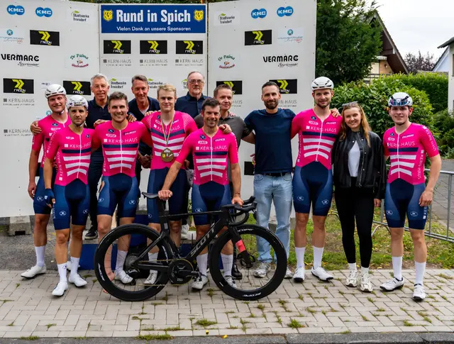 Das Team Kern-Haus. | Foto: RV Blitz Spich