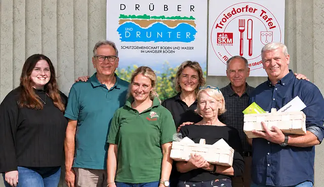 Eine großzügige Spende an die Troisdorfer Tafel erwirtschafteten (von links): Anna Telohe, Karl-Josef Engels, Michi Engels, Margret Fritzen, Kuni Andree, Jürgen Lowis und Bernd Weber. | Foto: Lowis