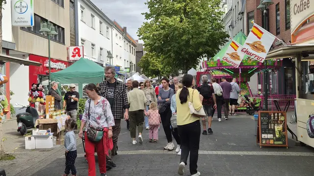 Drei Schauplätze, ein Fest: Das „Schlebuscher Wochenende“ feierte eine gelungene Rückkehr. Foto: Gabi Knops-Feiler 