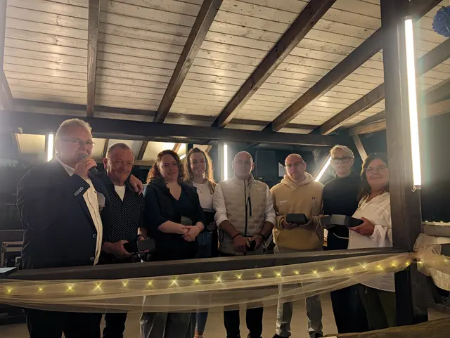 Für ihr langjähriges Engagement wurden mehrere Vorstandsmitglieder der Dorfgemeinschaft Heienbach geehrt. | Foto: Dorfgemeinschaft Heienbach e.V.