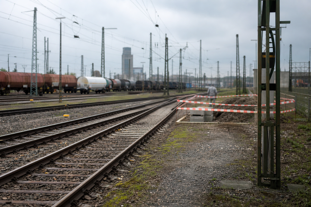 Das Bild zeigt nicht den realen Ort oder Beteiligte. Symbolbild KI-generiert, kein echtes Foto. | Foto: KI-generiert mit ChatGPT/OpenAI