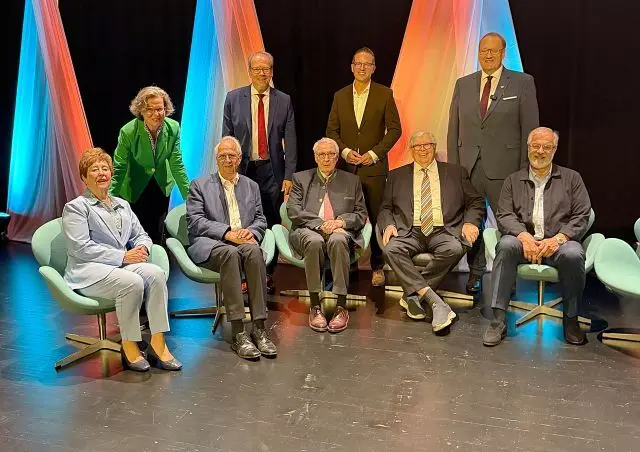 (v.l.) Else Schürmann (50 Jahre CDU), Ministerin Ina Scharrenbach (MdL), Horst Wiswedel (40 Jahre CDU), Bürgermeister Volker Mießeler, Rolf Merten (25 Jahre CDU), Gregor Golland (MdL), Heinz-Dieter Witte (60 Jahre CDU), Christian Karaschinski, Lutz Korten (50 Jahre CDU). | Foto: CDU