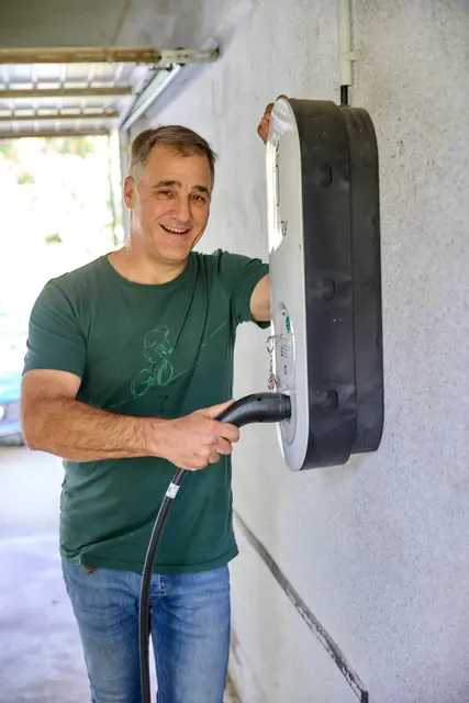 Der Aktionsmonat Gebäude+++ bietet ein breites Programm und informiert auch darüber, wie das Auto in den eigenen vier Wänden energieeffizient geladen werden kann. Foto: Rheinisch-Bergischer Kreis/Marcus Gloger