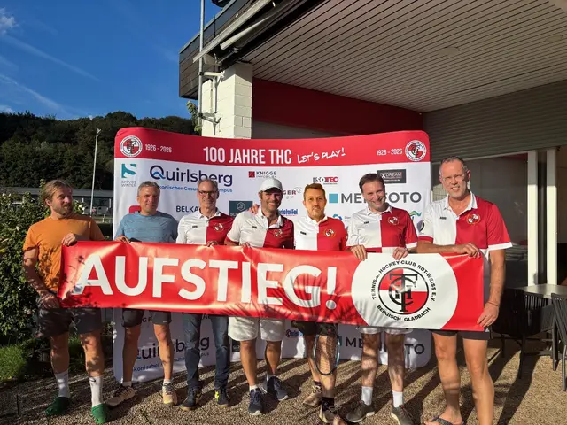 Den Aufstieg geschafft: Roland Dingfeld, Freddy Blume, Thorsten Bönisch, Constantin Rüggeberg, Marcel Jeuk, Fabian Ricken und Markus Gorski. Foto: Gorski