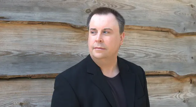 Eine literarische Begegnung mit J.K. Roggenbach gibt es am 27. Februar 2026 in Mines Spatzentreff.  | Foto: J.K. Roggenbach