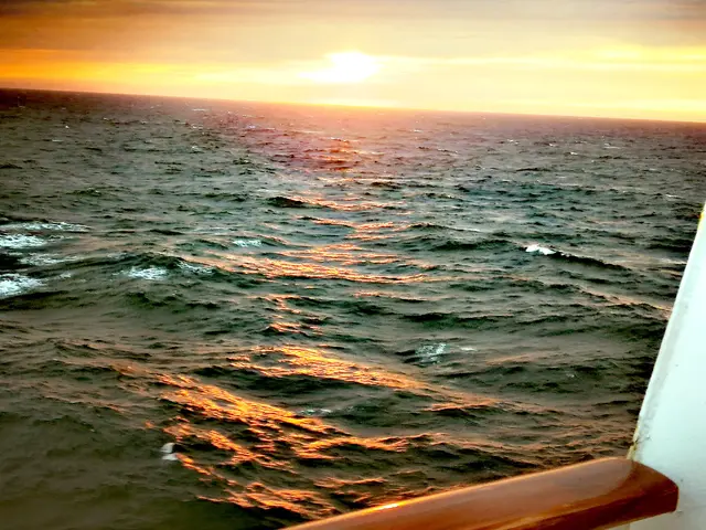 Auf hoher See mit der MS Hamburg in Richtung Nordcap. Dieses Foto entstand in Norwegen. Ein prachtvolle Lichterspiel.  | Foto: Heike Löhrer